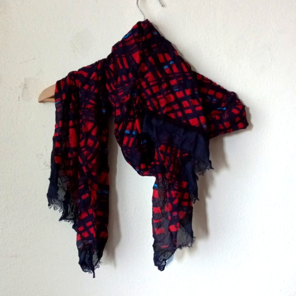 Vera Bradley Blue Red Plaid Soft Fringe Oblong Scarf Wrap 100% Rayon OS